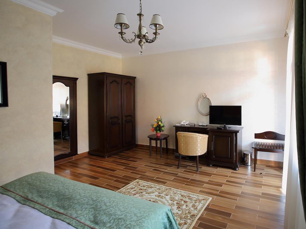 Hotel Galany Rădăuţi Exteriér fotografie
